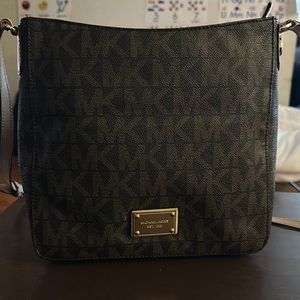Women’s Michael Kors, Crossbody bag.
